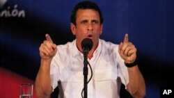 Tokoh oposisi Venezuela, Henrique Capriles akan mengajukan protes resmi hasil Pilpres ke MA Venezuela hari Kamis (2/5).
