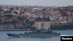 The Russian Navy's Ropucha-class landing ship Korolev sets sail in the Bosphorus, on its way to the Black Sea, in Istanbul, Turkey, April 17, 2021. 