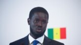 O presidente eleito do Senegal, Bassirou Diomaye Faye, fala durante uma conferência de imprensa em Dakar