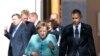 President wa Reta zunze ubumwe za amerika Barack Obama,( mu buryo), ariko aratambuka, ari kumwe na Chancellier w'igihugu c'Ubudagi, Angela Merkel imbere y'uko inama y'ibihugu 20 vyo kw'isi bikize itangura mu gihugu c'Uburusiya ku ngoro kwa president w'igihugu c'Uburusiya, St. Petersburg,ku musi wa gatanu, itariki 6 z'ukwezi kw'icenda 
