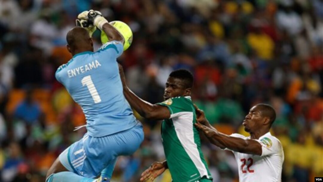 Mai tsaron raga Victor Enyeama.