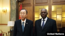 José Eduardo dos Santos, com o secretário-geral da ONU, Ban Ki-moon (foto de arquivo)