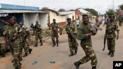 Des soldats burundais à Cibitoke, un district de Bujumbura, Burundi, 7 mai 2015.