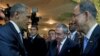 Obama, Castro Berjabat Tangan untuk Pertama Kalinya di Panama