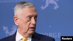 El secretario de Defensa de EE.UU., Jim Mattis, inicia en Brasil una gira por América Latina.