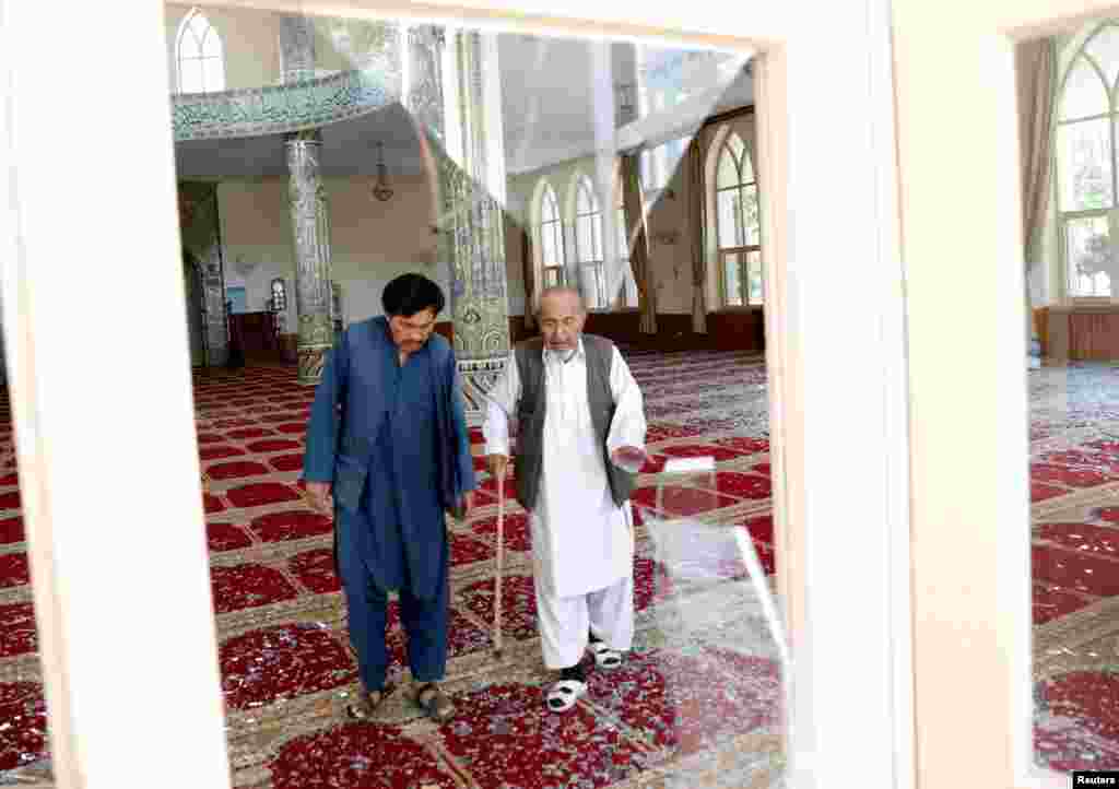 &nbsp;دھماکے کے مقام&nbsp; کے قریب واقع ایک مسجد کو بھی نقصان پہنچا اور اس کے دروازوں اور کھڑکیوں کے شیشے ٹوٹ گئے۔