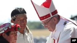 Le pape François lors d'une messe sur la base aérienne de Maquehue, à Temuco, Chili, le 17 janvier 2018. 