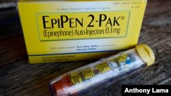 EpiPen, obat alergi darurat produksi pabrik obat Mylan (foto: dok).