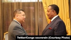 Motindami ya Etats-Unis mpo na etuka ya Grands lacs, Peter Pham na bokutani na mokonzi ya Congo-Brazzaville Denis Sassou N’Guesso, Brazzaville, Congo, 14 novembre 2019. (Twitter/Congo souverain)