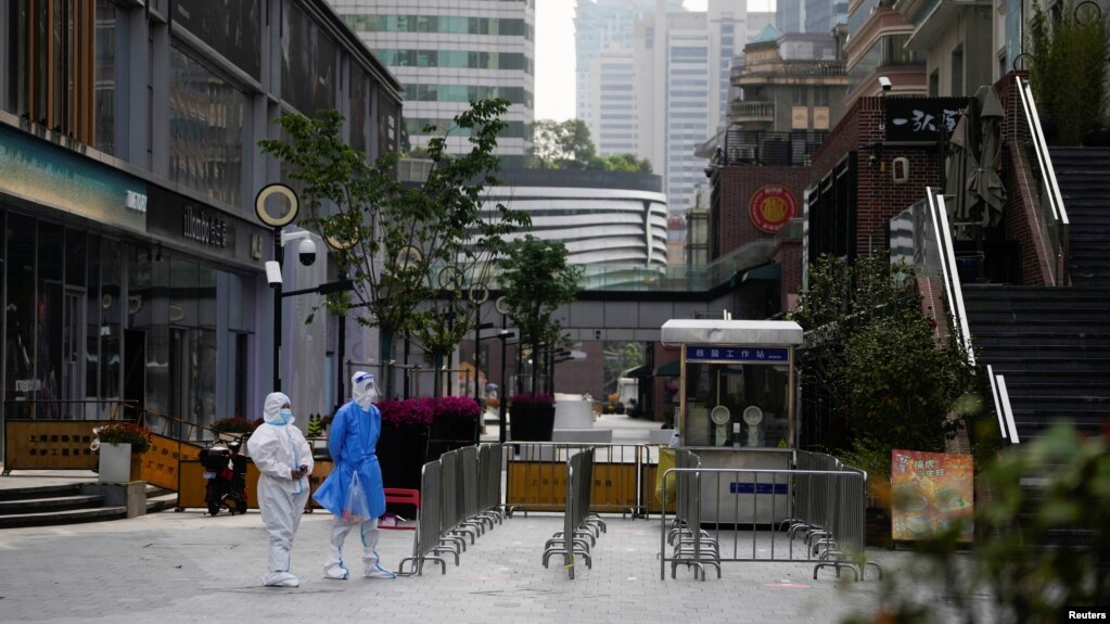 Millions of people in Shanghai have been forced to stay home and not buy products such as expensive good and electric cars due to recent COVID-19 restrictions. Photo taken on May 2, 2022. (REUTERS/Aly Song)