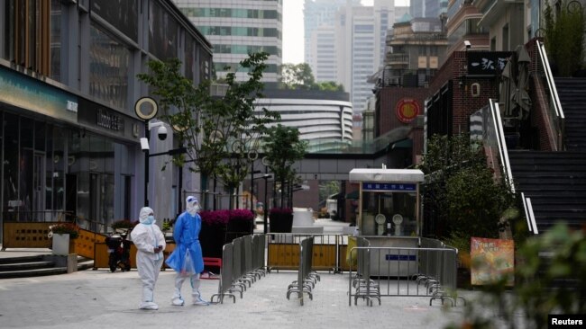 Millions of people in Shanghai have been forced to stay home and not buy products such as expensive good and electric cars due to recent COVID-19 restrictions. Photo taken on May 2, 2022. (REUTERS/Aly Song)