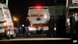 گلے میں بندھے بم کا نشانہ لڑکی خوفزہ، لیکن بلند حوصلہ