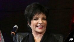 Liza Minnelli saat tampil di New York, 9 Mei 2014. (Foto: dok).