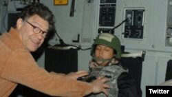 หนึ่งในหลักฐานอันฉาวโฉ่ ที่ทำให้ al franken ต้องลาออกจากตำแหน่งวุฒิสมาชิกมินนิโซตา