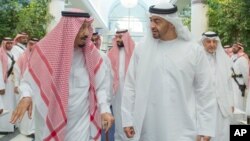 Arabia Saudita, que lidera la coalición de naciones que luchan en apoyo del gobierno de Yemen, fue el primero en anunciar el cisma, apenas dos semanas después de que el presidente de Estados Unidos, Donald Trump, instará a los países árabes reunidos en Riad a unirse contra el extremismo.