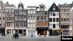 资料照片：阿姆斯特丹街头。(2020年12月15日)