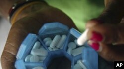 นักวิจัยค้นพบว่ายาต้านเอดส์ที่มีให้ใช้อยู่แล้ว ยังช่วยป้องกันการติดเชื้อไวรัส HIV ที่ทำให้เป็นโรคเอดส์ได้ด้วย