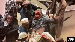 Après l'attentat à Nairobi, le 7 août 1998.