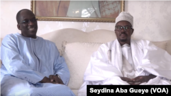 Le porte-parole du Khalife des mourides a reçu le ministre de la Santé Abdoulaye Diouf Sarr à huis-clos, le 13 mars 2020. (VOA/Seydina Aba Gueye)