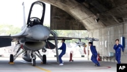 资料照片: 2020年1月15日台湾空军紧急起飞一架美国制造的F-16V战斗机