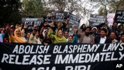 په پاکستان کې د مذهبي اقلیتونو غړي وخت په وخت غوښتنه کوي چې مذهب د سپکاوي یابلېسفمي قوانینو دې ختم یا اصلاح کړی شي