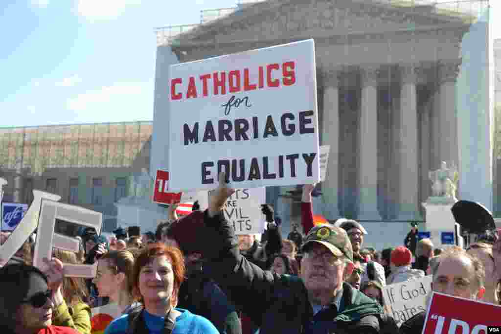 Grupos cat&oacute;licos defienden sus creencias sobre el matrimonio y su naturaleza instituida por Dios.