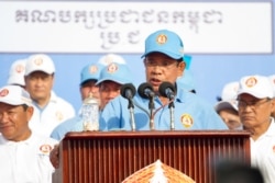 FILE: Prime Minister Hun Sen addresses the crowd during Cambodia People Party's election campaign in Phnom Penh, on July 27, 2018. (Tum Malis/VOA Khmer)
