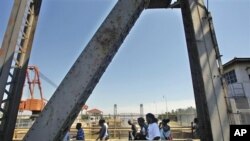 Jembatan St. Claude Ave. di kota New Orleans (foto: dok). Miliaran dolar telah dibelanjakan untuk membangun kembali kota ini, namun hasilnya belum memuaskan.