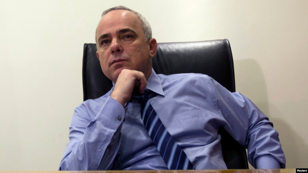 Menteri Keuangan Israel Yuval Steinitz mengumumkan negaranya setuju untuk membebaskan tahanan Palestina dalam jumlah terbatas,10 Juli 2013 (Foto: dok).