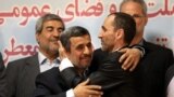 <div>ابراز احساسات حمید بقایی به محمود احمدی نژاد در دومین روز ثبت&zwnj;نام از داوطلبان انتخابات ریاست جمهوری<br />
عکس: محمد جنیدی فر</div>
