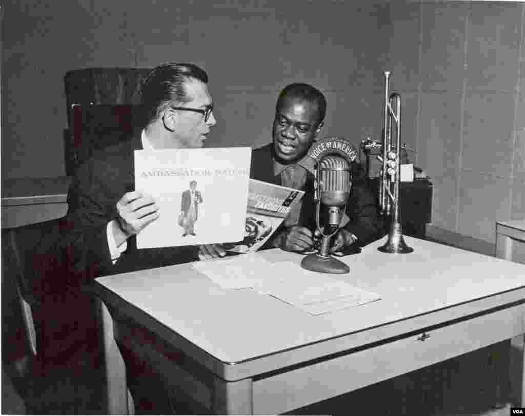 Louis Armstrong (Satchmo) in Willis Conover's studio