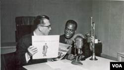 Willis Conover interviewing Louis Armstrong at VOA