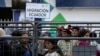 Cruzar de manera legal la frontera entre Colombia y Ecuador, por el Puente Internacional de Rumichaca, se ha convertido en un reto para miles de venezolanos.