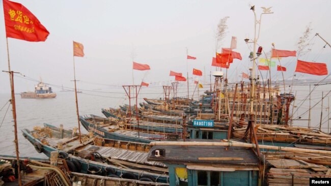 Trung Quốc hàng năm áp đặt lệnh cấm đánh bắt cá ở Biển Đông.