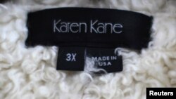 Jaket berlabel 'Made In USA' di bawah merk Karen Kane, produsen pakaian di Los Angeles, California (Foto: dok).