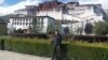 རྒྱ་གཞུང་གིས་ལྷ་དར་དང་ནོར་བཟང་གཉིས་གློད་གྲོལ་གཏོང་དགོས། 