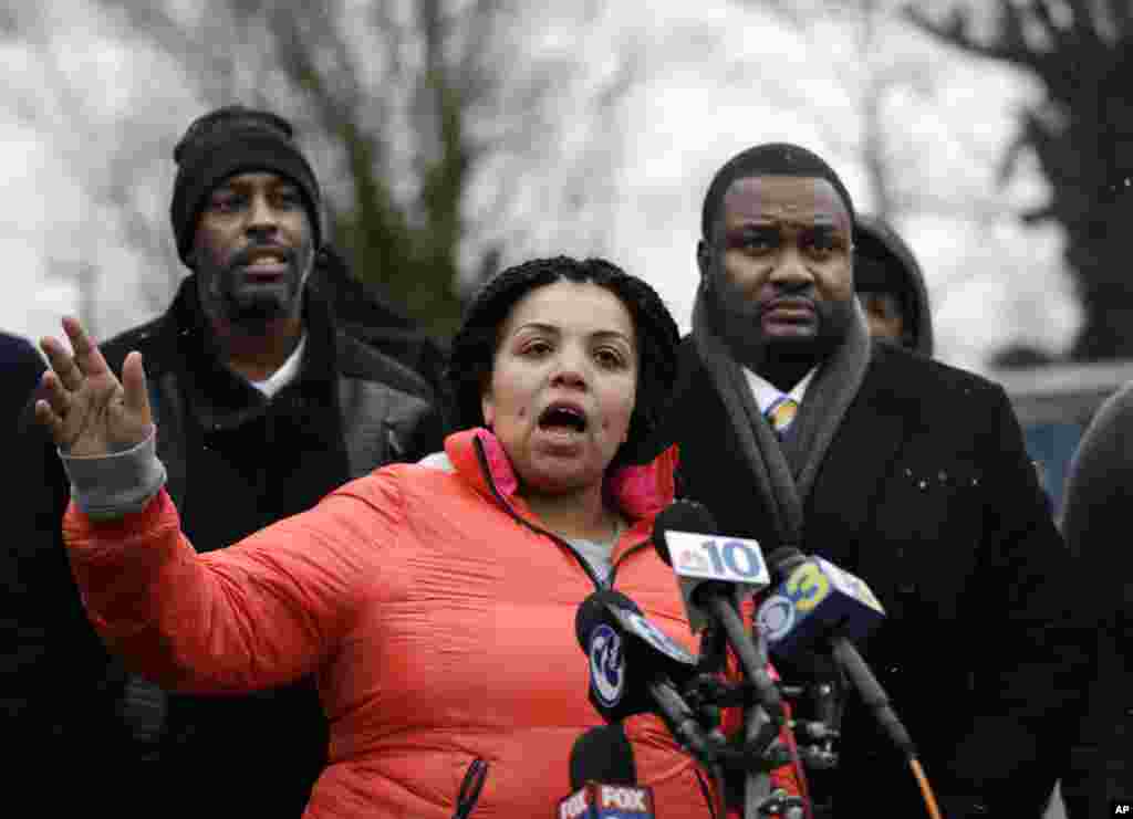 Tyesha Miller, a neighbor of Jerame Reid, speaks during a news conference after police dashboard camera footage was released from the Dec. 30, 2014 fatal shooting of Reid during a routine traffic stop, in Bridgeton, N.J., Jan. 21, 2015.