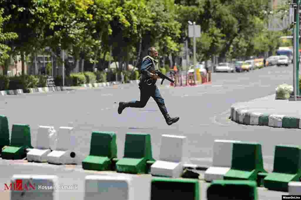 عکسی از حمله تروریستی در تهران