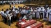 مراسم خاکسپاری قربانیان بمب گذاری های عید پاک در سریلانکا