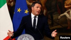 La renuncia de Renzi podría abrir la puerta para elecciones anticipadas el próximo año y a la posibilidad de que un partido antieuro gane poder.