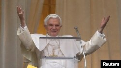 Paus Benediktus XVI meluncurkan aplikasi telepon pintar 'The Pope App' yang menyiarkan potongan pidatonya dan berita-berita Vatikan. (Foto: Dok)
