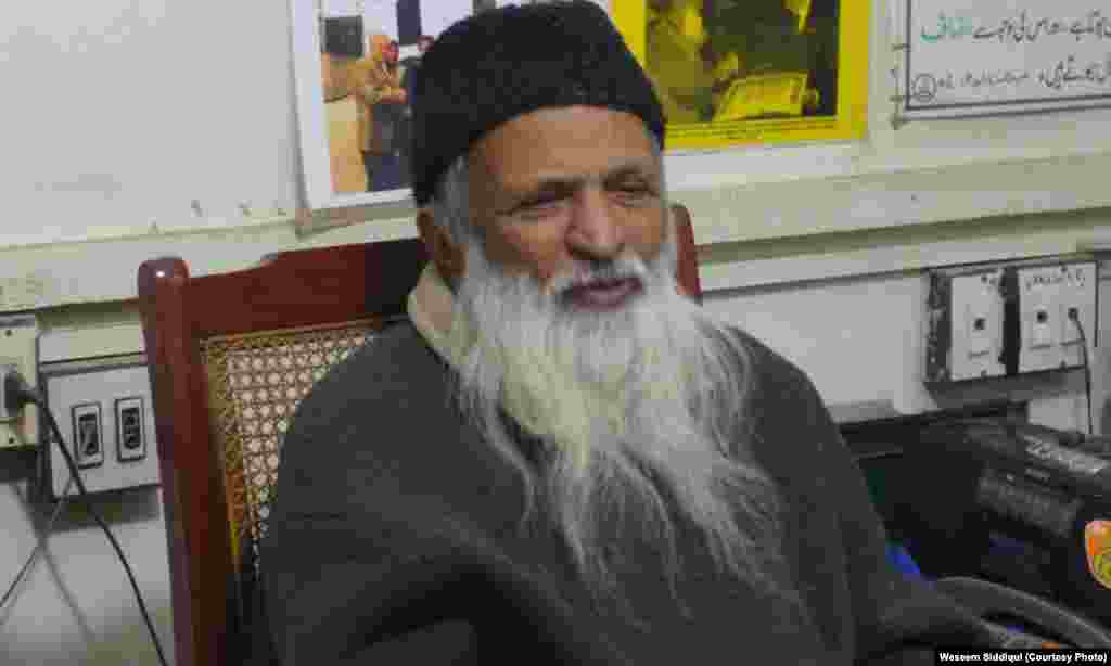 ایدھی صاحب کی زندگی کے آخری سال شدید بیماری میں گزرے ورنہ وی او اے سے بات چیت کے وقت تک ان کی صحت بہت بہتر تھی۔ اس کا اندازہ زیر نظر تصویر سے بھی لگایا جاسکتا ہے