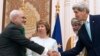 دست دادن جان کری وزیر خارجه آمریکا با همتای ایرانی اش، محمد جواد ظریف