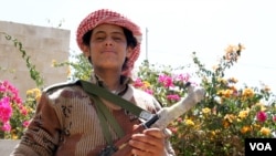 یک نوجوان عرب با تفنگی در دست؛ در انتظار بهار؟
