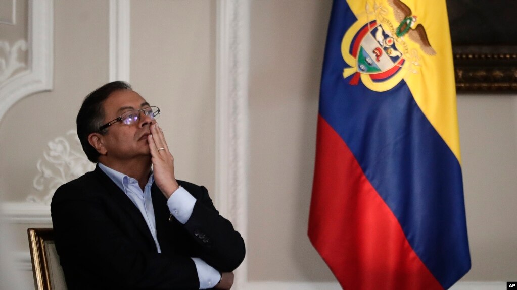 ARCHIVO - El presidente colombiano, Gustavo Petro, se ha propuesto implementar una política de “paz total” con la que busca acercamientos con los grupos armados para lograr instalar un proceso de paz o adelantar un sometimiento a la justicia con las bandas de narcotraficantes.