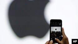 De acuerdo a Fortune, Apple vale ahora $783.000 millones de dólares, pero la expectativa de que alcance el billón de dólares crece al acercarse el lanzamiento de su nuevo iPhone en septiembre de este año.