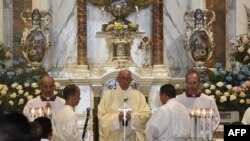 Papa Francisco na Basílica da Virgem da Caridade do Cobre em Santiago de Cuba