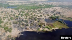 Le village de Ngouboua, sur le lac Tchad, attaqué par Boko Haram, le 13 février. 2015.