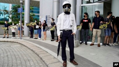 香港抗议者不理特首撤回修例继续在各地示威