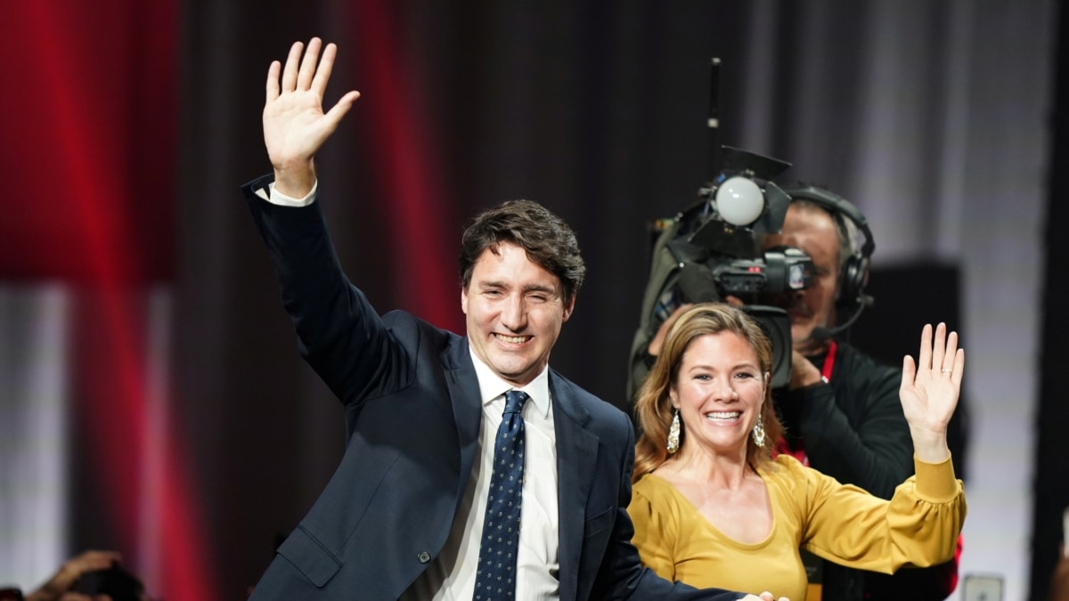 Canada S Justin Trudeau Wins Second Term Loses Majority